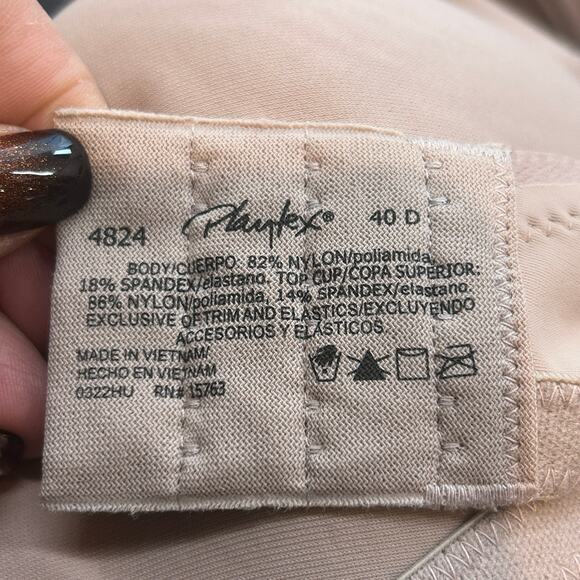 Playtex Secrets Full-Figure Wireless Bra
Size 40D Color-Taupe - Picture 5 of 7